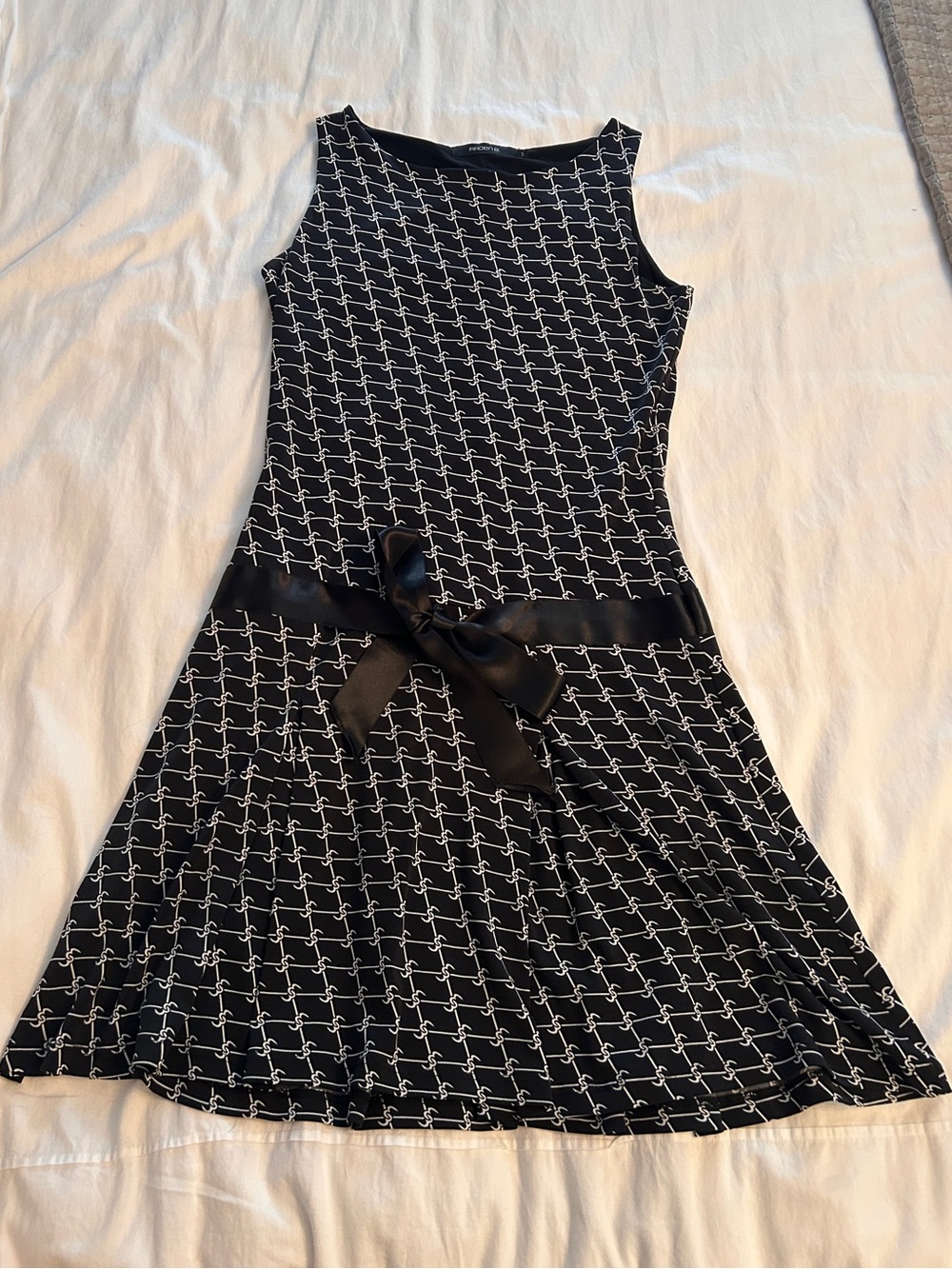 Vintage Arden B Black & White Chain-Print Dress